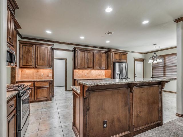 12084 Eastwood Drive, Choctaw, OK 73020