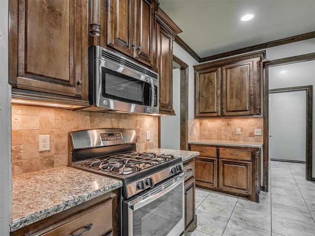 12084 Eastwood Drive, Choctaw, OK 73020