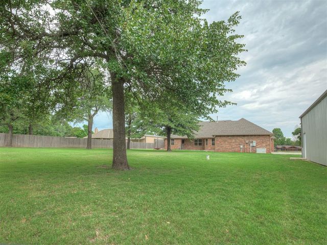 12084 Eastwood Drive, Choctaw, OK 73020