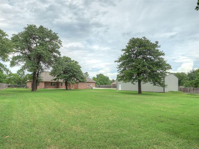 12084 Eastwood Drive, Choctaw, OK 73020