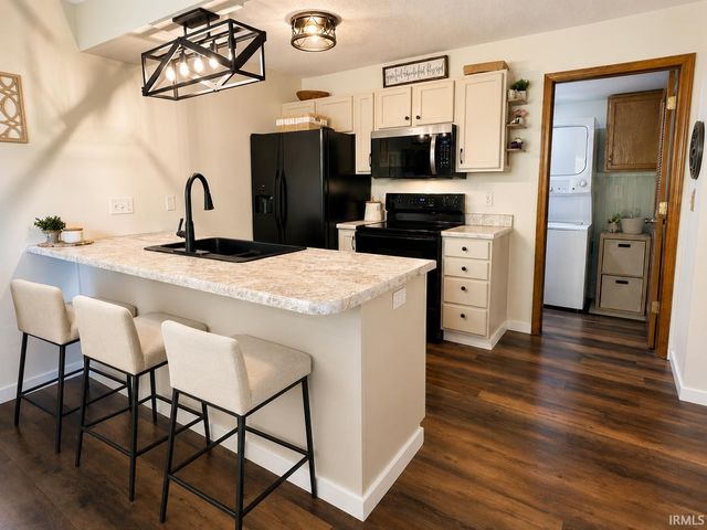 5746 Thornbriar Lane, Fort Wayne, IN 46835