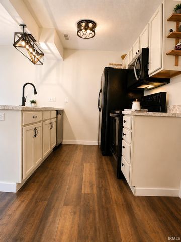 5746 Thornbriar Lane, Fort Wayne, IN 46835