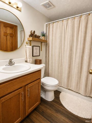 5746 Thornbriar Lane, Fort Wayne, IN 46835