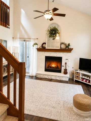 5746 Thornbriar Lane, Fort Wayne, IN 46835