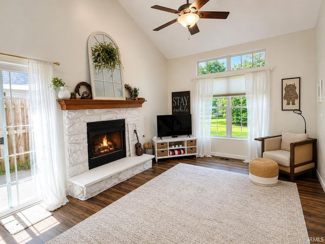 5746 Thornbriar Lane, Fort Wayne, IN 46835