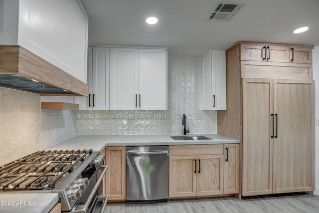 8349 E COLUMBUS Avenue, Scottsdale, AZ 85251