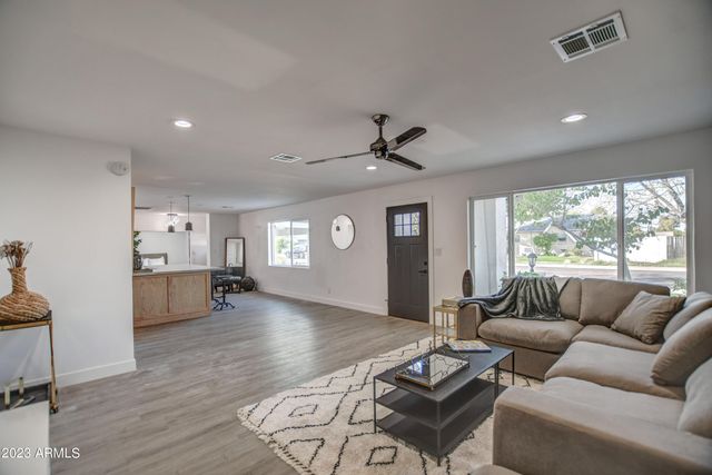 8349 E COLUMBUS Avenue, Scottsdale, AZ 85251