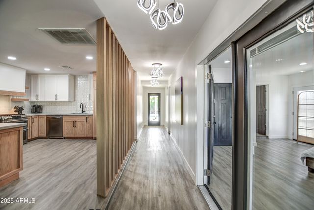 8349 E COLUMBUS Avenue, Scottsdale, AZ 85251