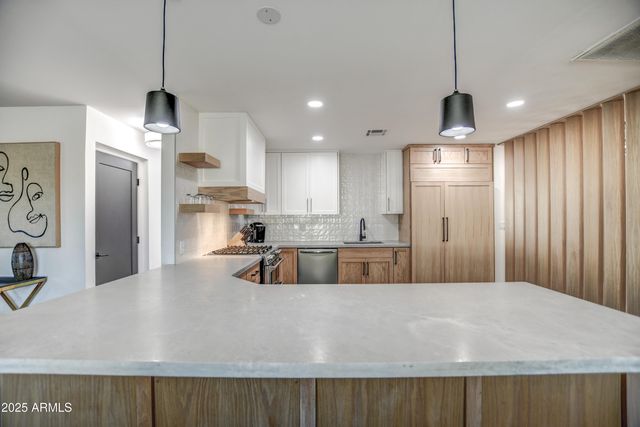 8349 E COLUMBUS Avenue, Scottsdale, AZ 85251