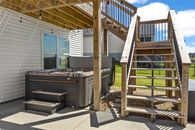 321 Heartland Street, Fairfax, IA 52228