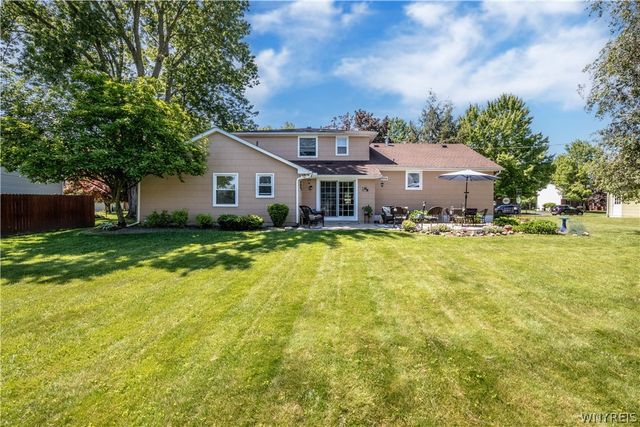 52 Candy Ln, Orchard Park, NY 14127