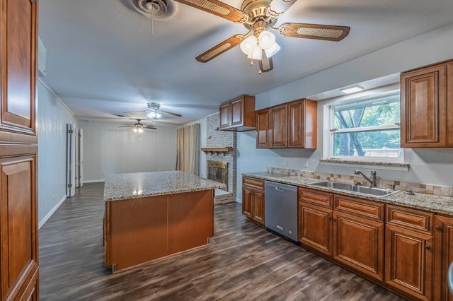 310 S Grove Road, Richardson, TX 75081