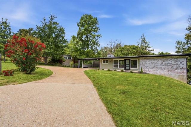 2431 Trossock Lane, Kirkwood, MO 63122