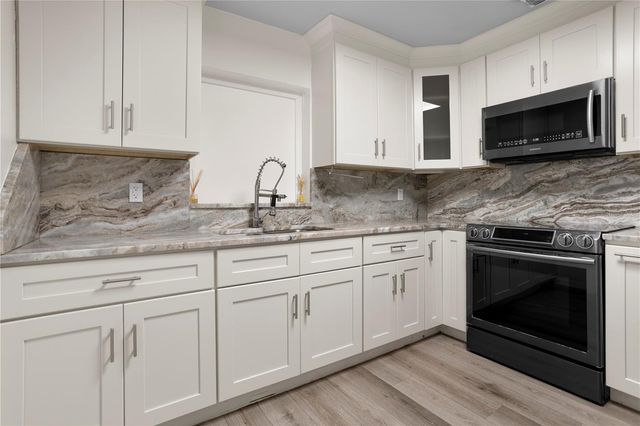 2412 GRANDVIEW AVENUE, Sanford, FL 32771