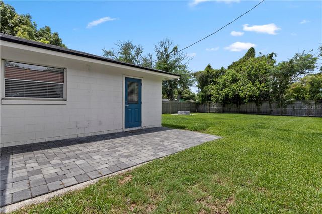 2412 GRANDVIEW AVENUE, Sanford, FL 32771