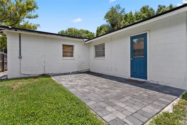 2412 GRANDVIEW AVENUE, Sanford, FL 32771