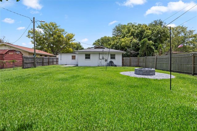 2412 GRANDVIEW AVENUE, Sanford, FL 32771