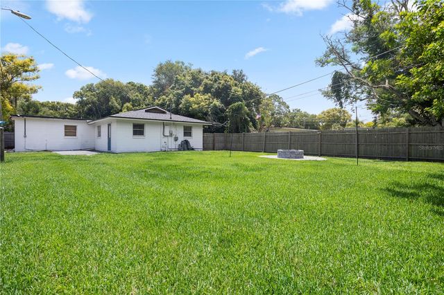 2412 GRANDVIEW AVENUE, Sanford, FL 32771