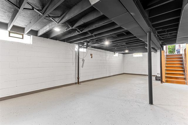 16460 E Eight Mile Road, Detroit, MI 48205