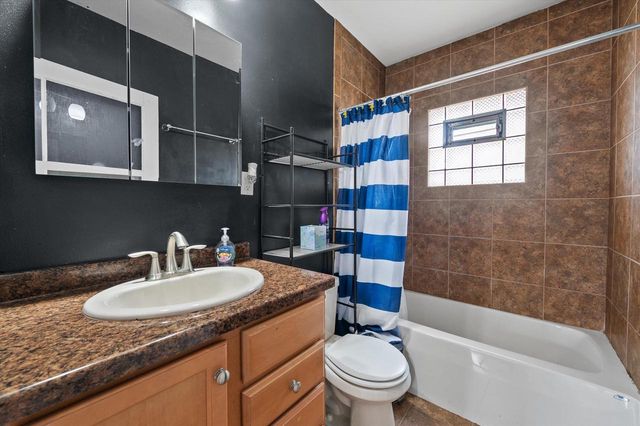 333 W Bender ROAD, Glendale, WI 53217
