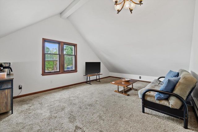 333 W Bender ROAD, Glendale, WI 53217