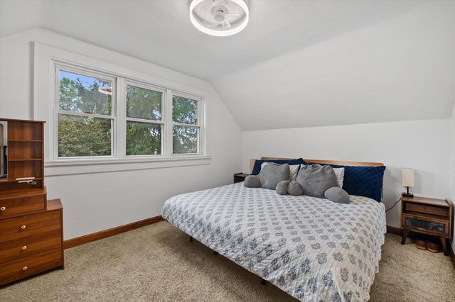 333 W Bender ROAD, Glendale, WI 53217