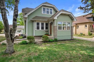 333 W Bender ROAD, Glendale, WI 53217