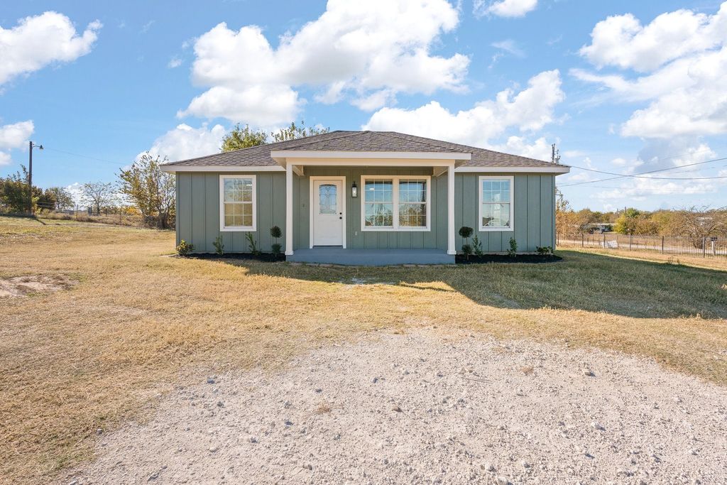 5501 Baron Drive, Joshua, TX 76058