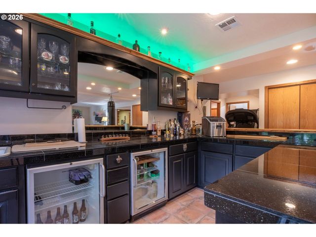 2610 PARK FOREST Dr, Eugene, OR 97405