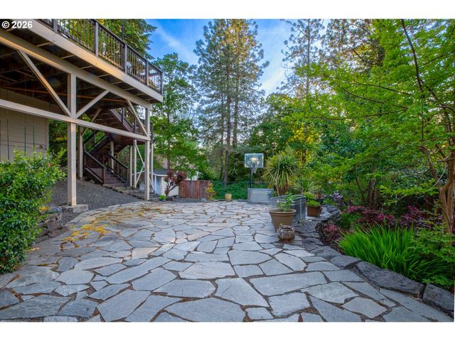 2610 PARK FOREST Dr, Eugene, OR 97405