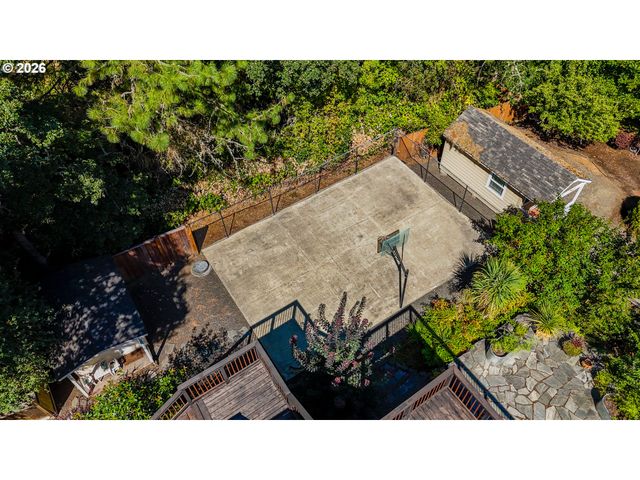 2610 PARK FOREST Dr, Eugene, OR 97405