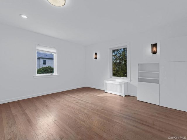 14 Nirvana Avenue, Great Neck, NY 11023