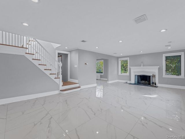 14 Nirvana Avenue, Great Neck, NY 11023