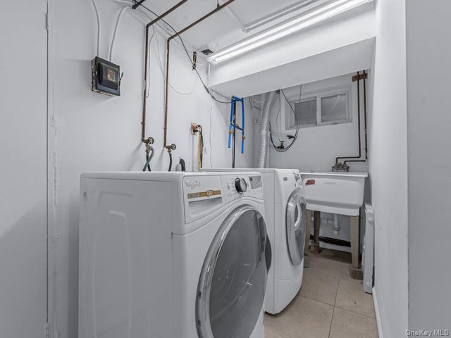 14 Nirvana Avenue, Great Neck, NY 11023