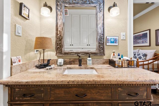 15765 County Road 384, Tyler, TX 75707