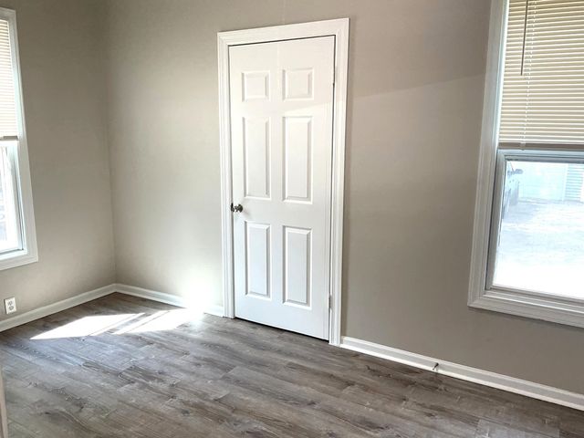 451 W New York Street 1, Aurora, IL 60506