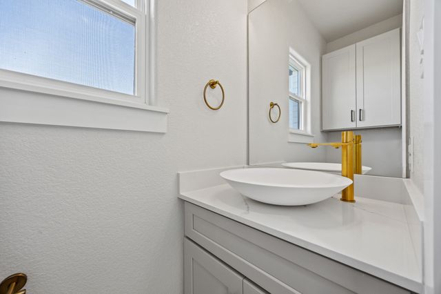 1833 Sudbury Drive, Cleburne, TX 76033