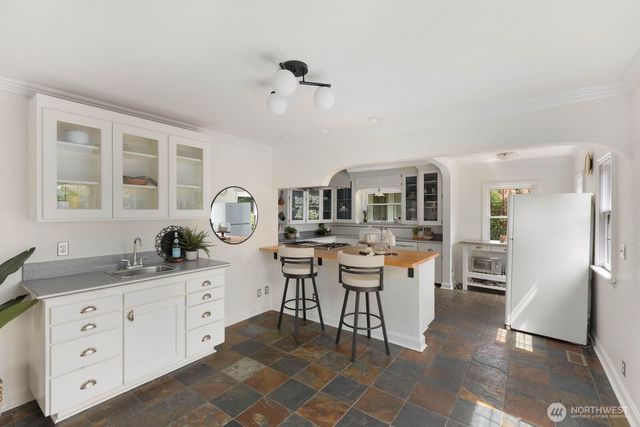 1720 Knox Avenue, Bellingham, WA 98225