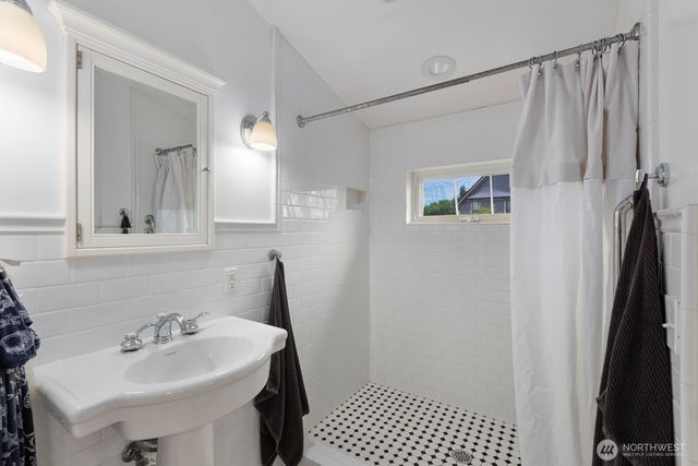1720 Knox Avenue, Bellingham, WA 98225