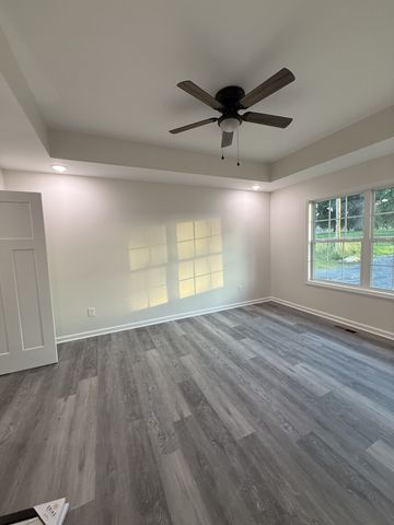 1615 Carthage Rd, Red Boiling Springs, TN 37150