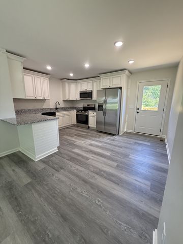 1615 Carthage Rd, Red Boiling Springs, TN 37150