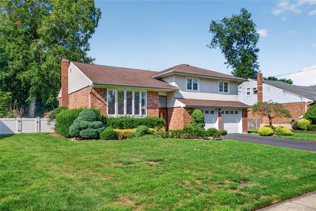 78 Sugar Maple Drive, Roslyn, NY 11576