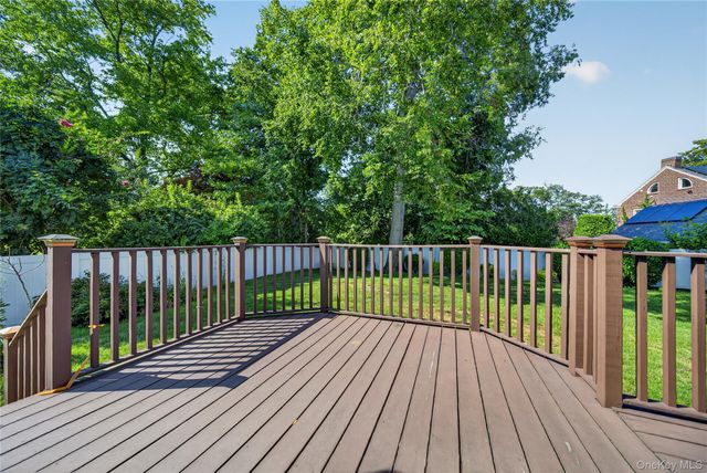 78 Sugar Maple Drive, Roslyn, NY 11576