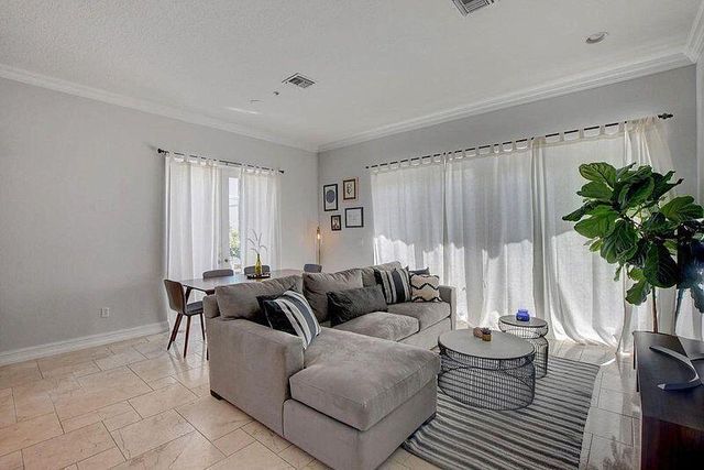 12 SE 1st Avenue 201, Delray Beach, FL 33444