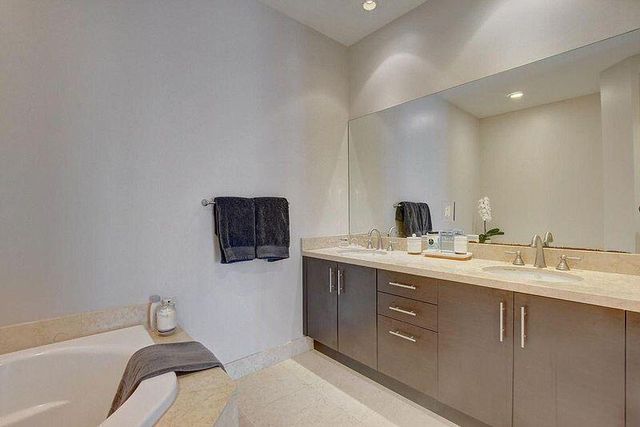 12 SE 1st Avenue 201, Delray Beach, FL 33444