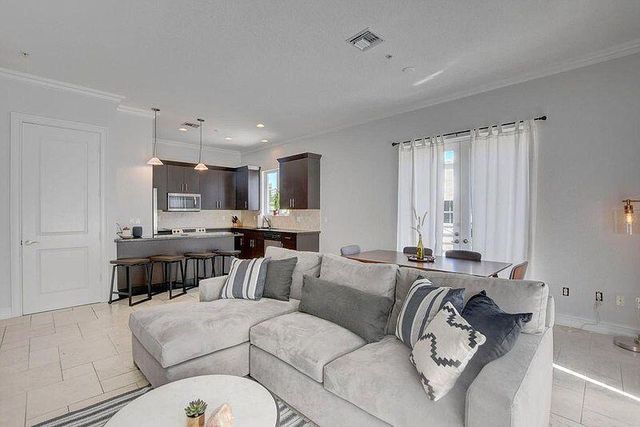 12 SE 1st Avenue 201, Delray Beach, FL 33444