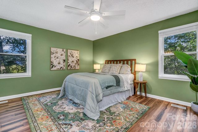 148 Stradley Mountain Road, Asheville, NC 28806