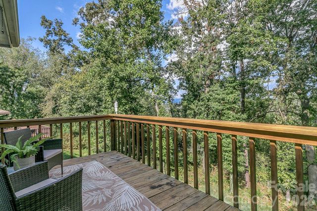 148 Stradley Mountain Road, Asheville, NC 28806