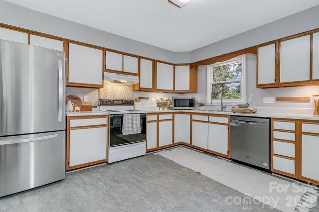 148 Stradley Mountain Road, Asheville, NC 28806