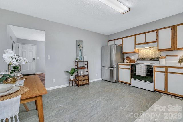 148 Stradley Mountain Road, Asheville, NC 28806